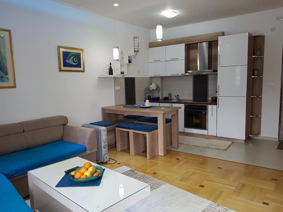 Apartman Dajana Ulcinj Exterior photo