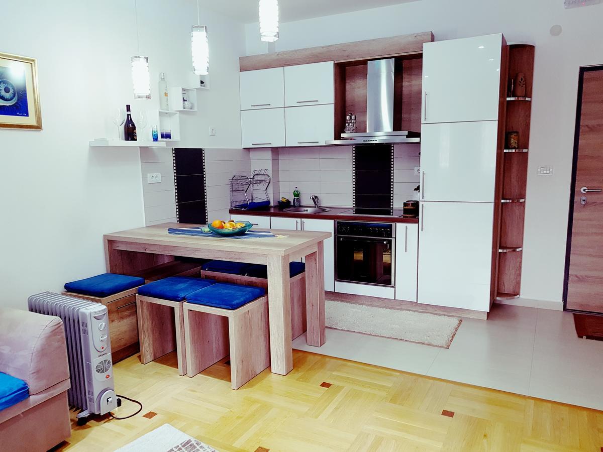 Apartman Dajana Ulcinj Exterior photo